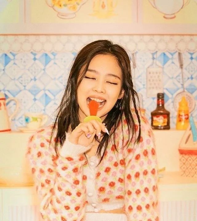 Lisa、宋妍霏……同款美甲，我都給你們扒出來了！