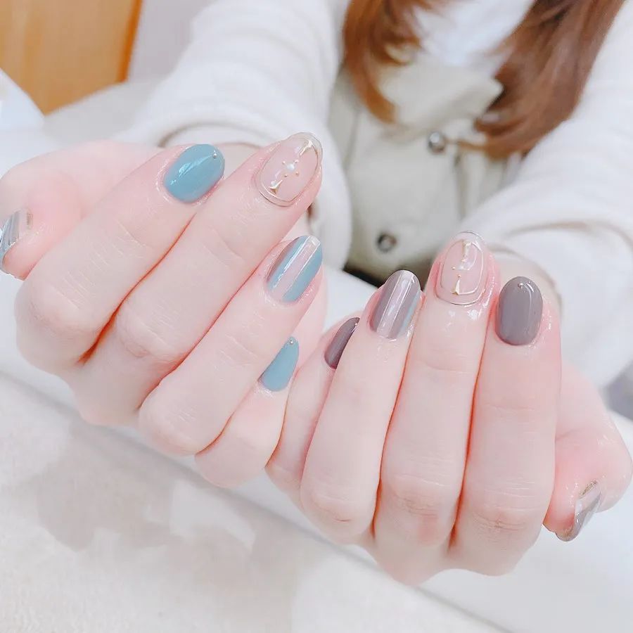 高級(jí)！這才是藍(lán)色美甲的正確打開(kāi)方式