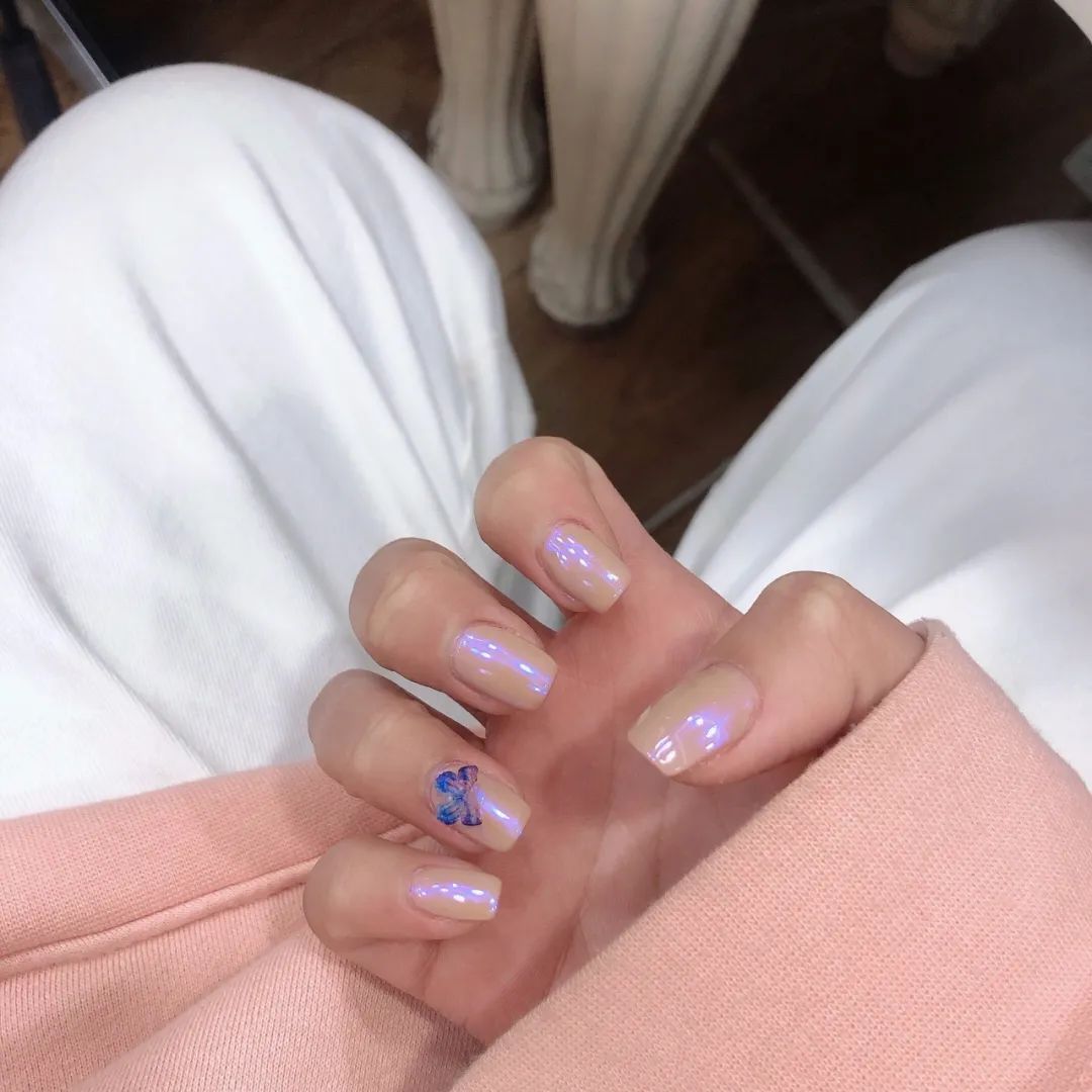 蝴蝶+極光色美甲，太美了