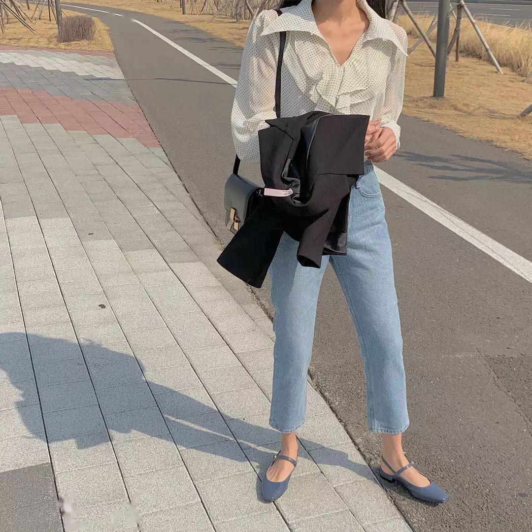 楊冪又靠“初戀鞋”上熱搜了？隨便穿都美到窒息！