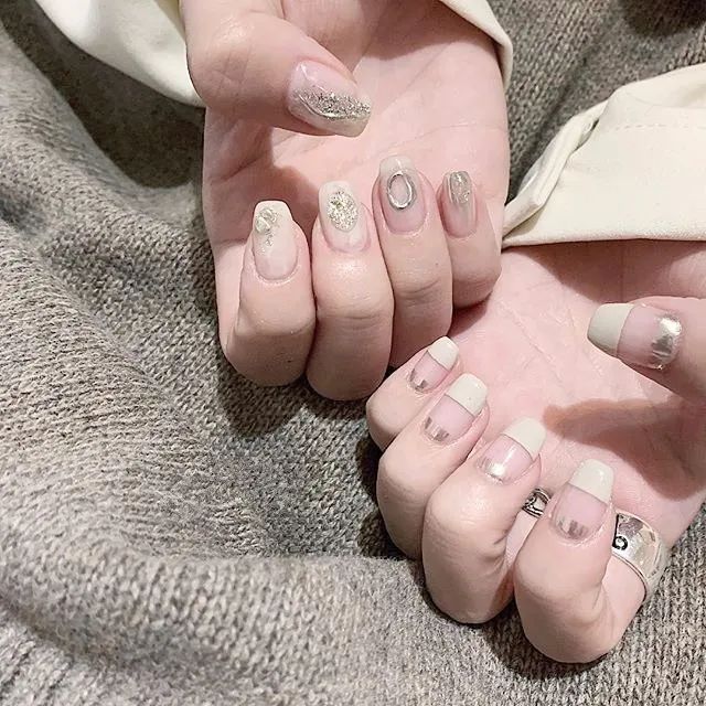 顯高級(jí)的牛乳色美甲