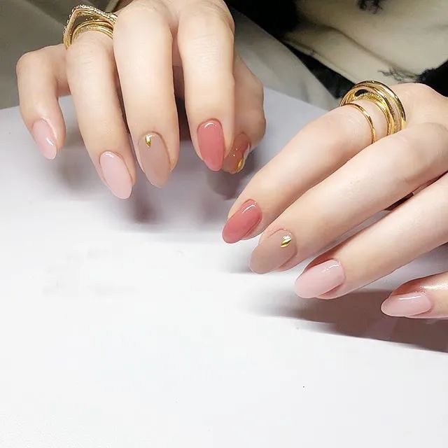 不再糾結(jié)，春夏就選這些跳色甲