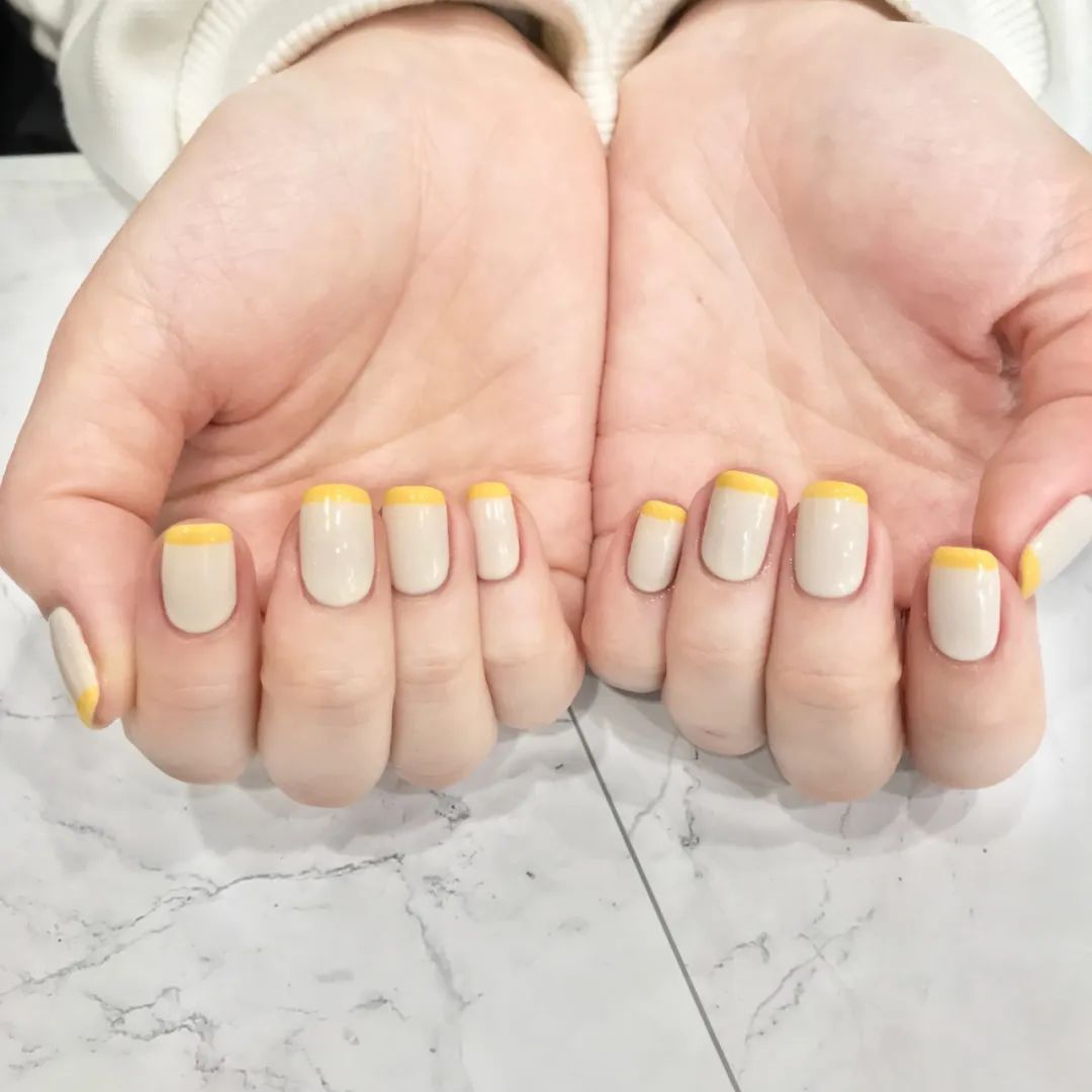 四月做法式美甲，選這4類絕對(duì)是最美的