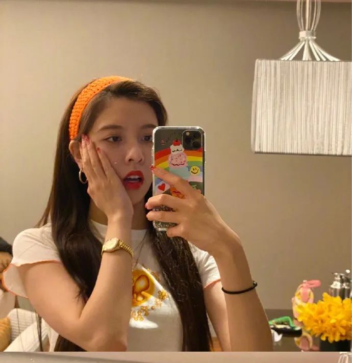 Lisa、宋妍霏……同款美甲，我都給你們扒出來了！