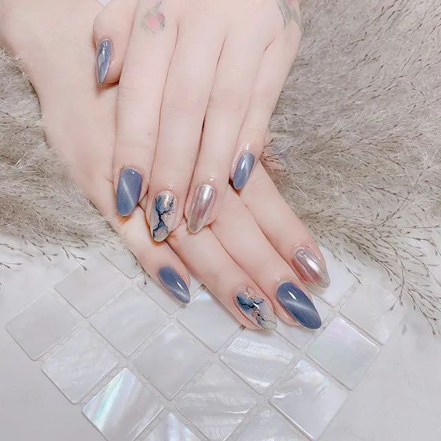 高級！這才是藍色美甲的正確打開方式
