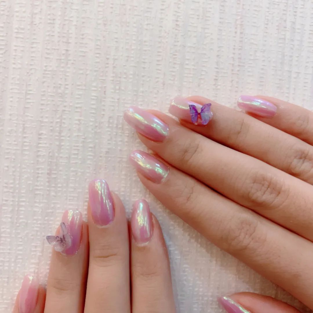 蝴蝶+極光色美甲，太美了