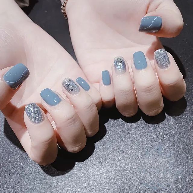 高級！這才是藍色美甲的正確打開方式
