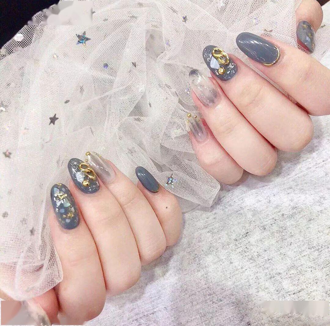 適合上班、約會的好感度美甲，美的不重樣