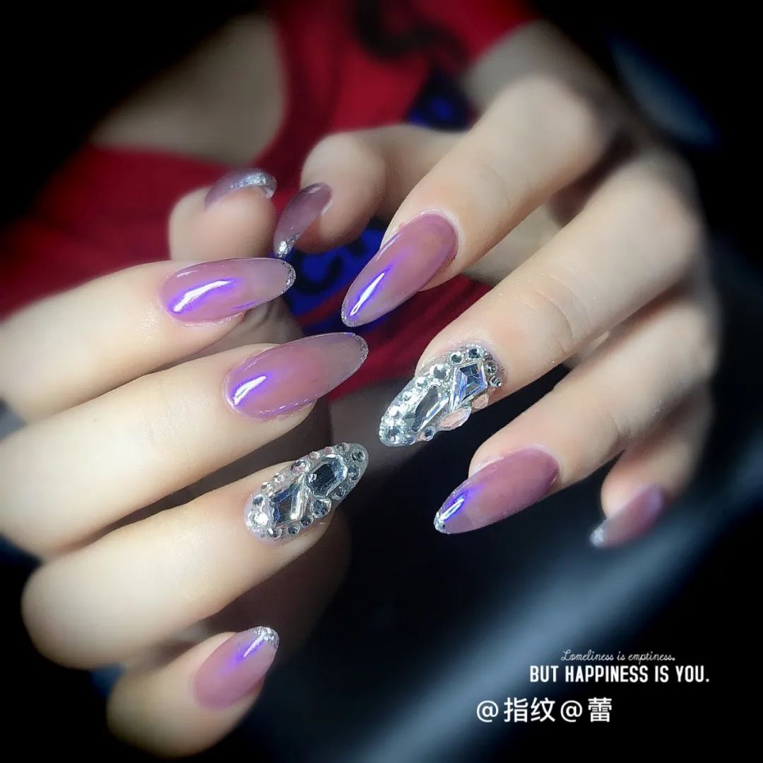 美甲圖片2020新款式 我們這里有流行的趨勢(shì)美甲