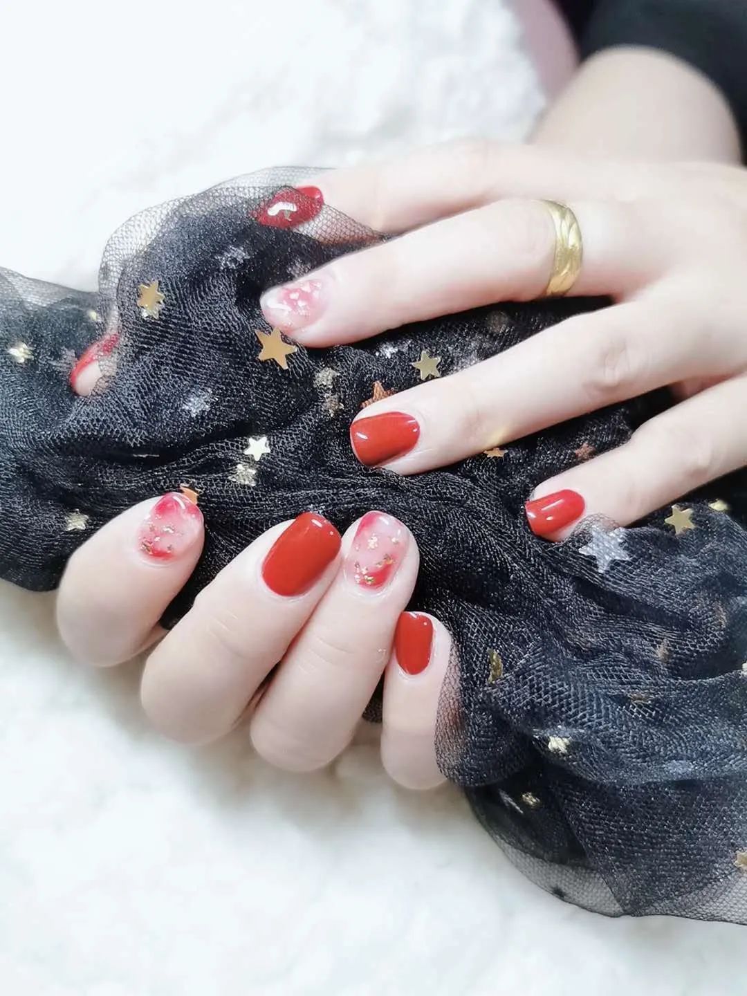 來看看大家最近都做了什么美甲款式