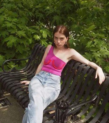老頭背心穿起來，甜辣cool girl 回頭率百分百