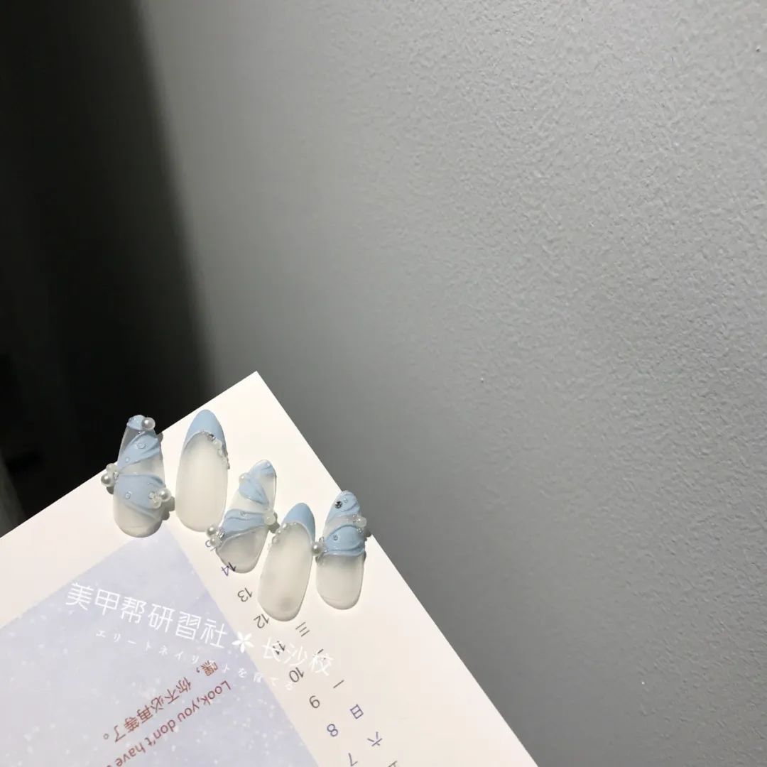 會做這款美甲的，都是仙女吧