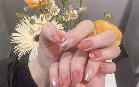 適合上班、約會(huì)的好感度美甲，美的不重樣