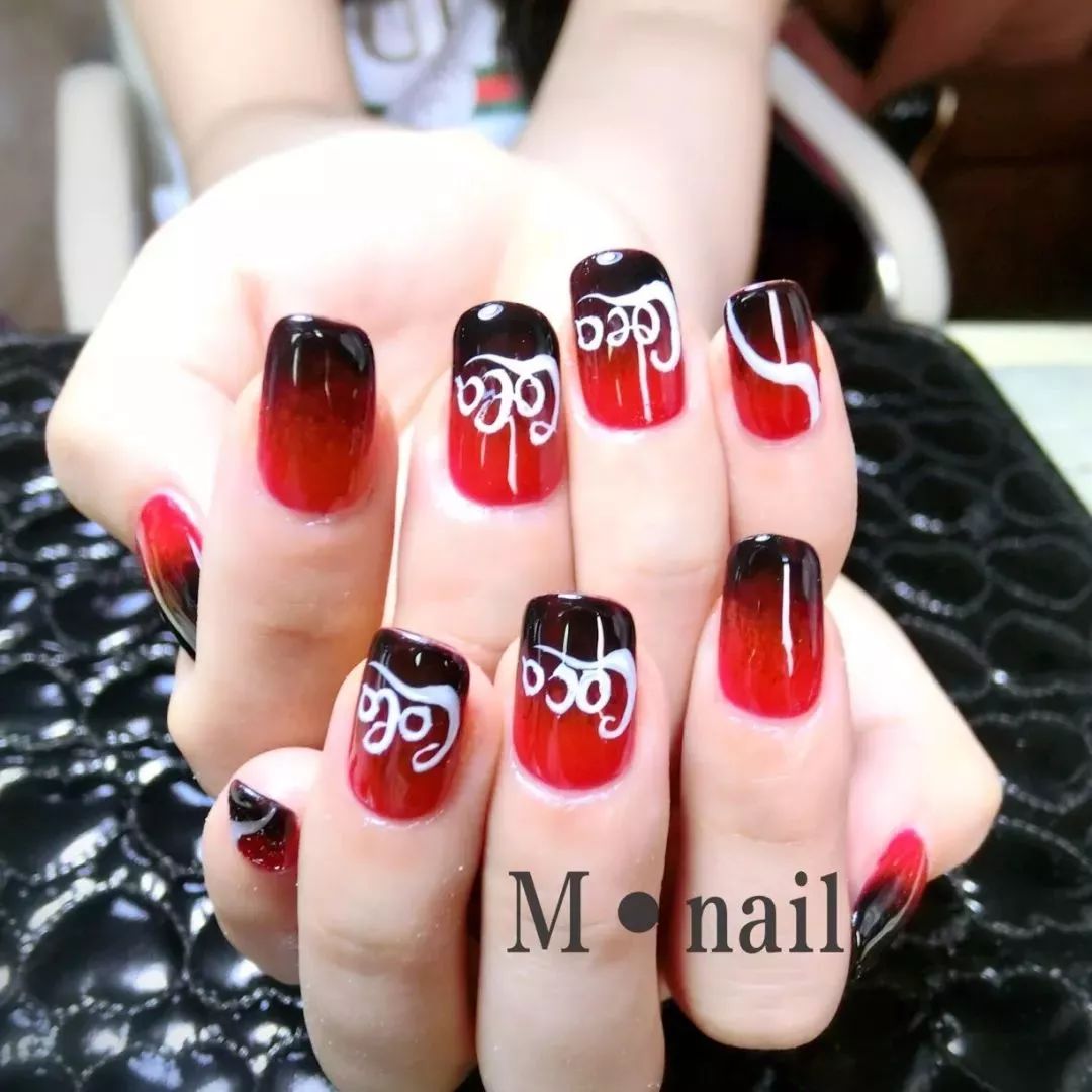 火熱夏季 來款冰爽的可樂美甲降溫吧