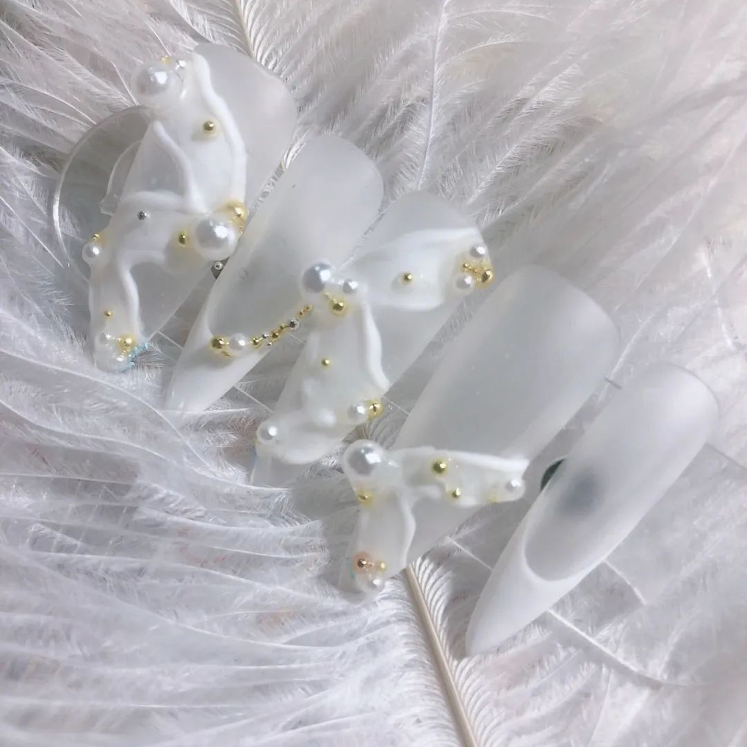 會做這款美甲的，都是仙女吧