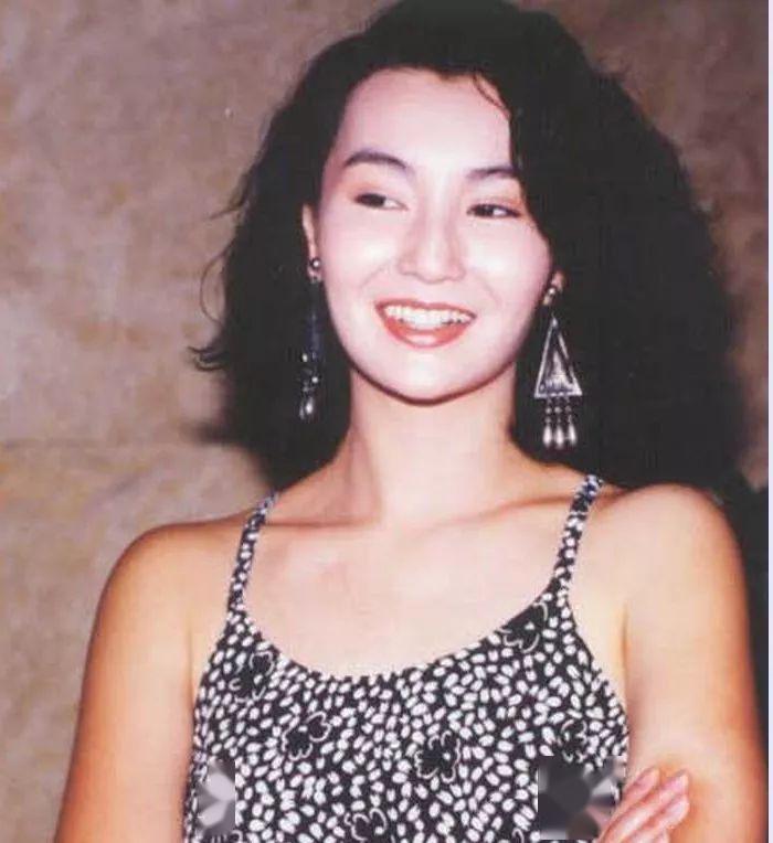 少女風(fēng)out港風(fēng)崛起，簡(jiǎn)直好看到爆