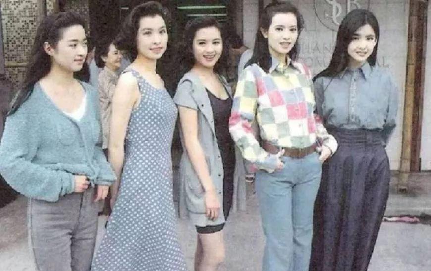 少女風(fēng)out港風(fēng)崛起，簡(jiǎn)直好看到爆