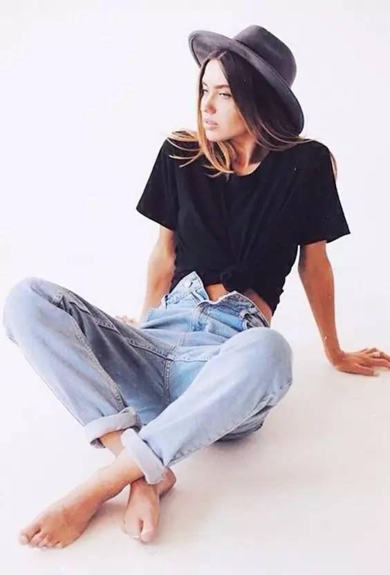 普通衣服的高級(jí)穿法：衣服“打個(gè)結(jié)”才時(shí)髦！