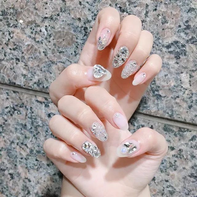 精選70款好看的美甲圖片！2020流行的款式BlingBling她來啦！