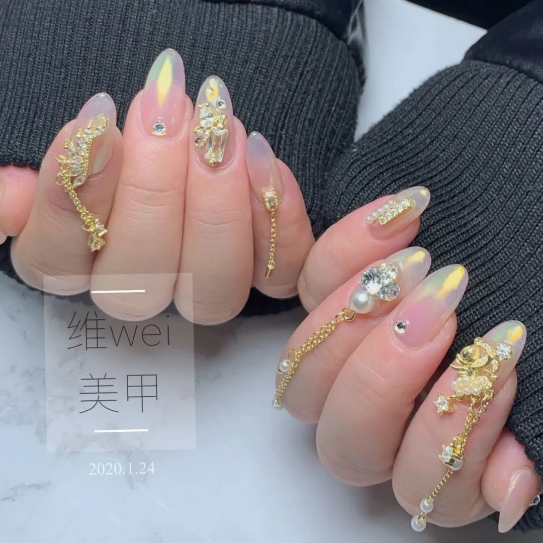 網(wǎng)紅輕奢風(fēng)美甲，自帶壕氣的高級(jí)美