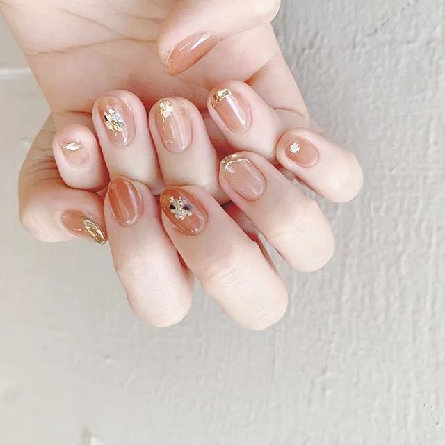 夏日小清新：白桃色美甲