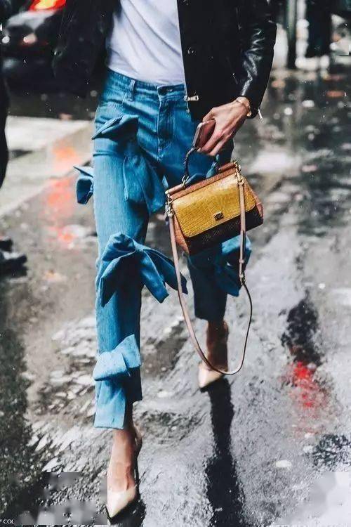 普通衣服的高級(jí)穿法：衣服“打個(gè)結(jié)”才時(shí)髦！