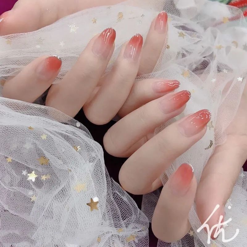 橢圓形指甲最適合的美甲款式！