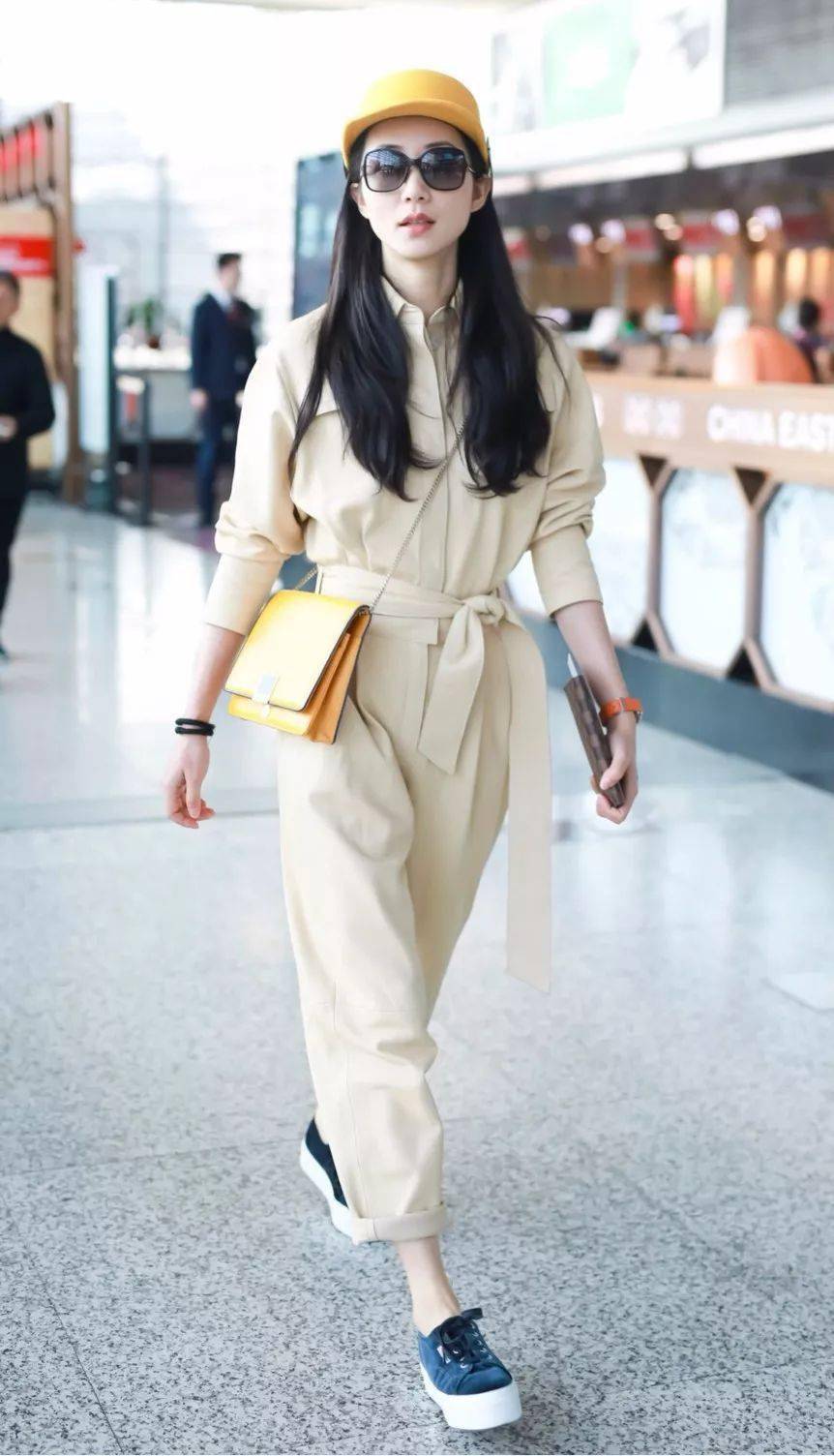 普通衣服的高級(jí)穿法：衣服“打個(gè)結(jié)”才時(shí)髦！
