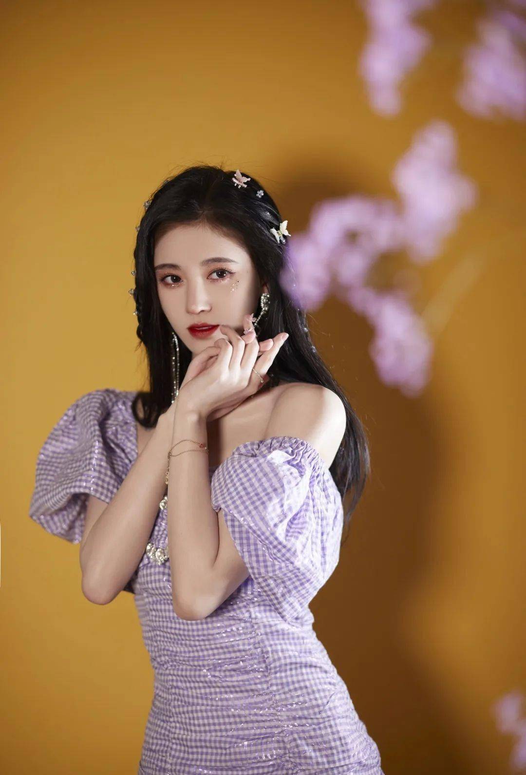 50%純純少女感 + 50%撩人小性感的 “ 純欲風(fēng) ” 穿搭也太好看了吧！