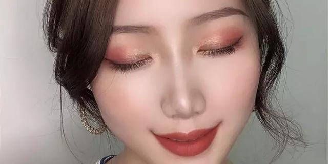 化妝的正確步驟是什么？最詳細(xì)的新手化妝入門(mén)