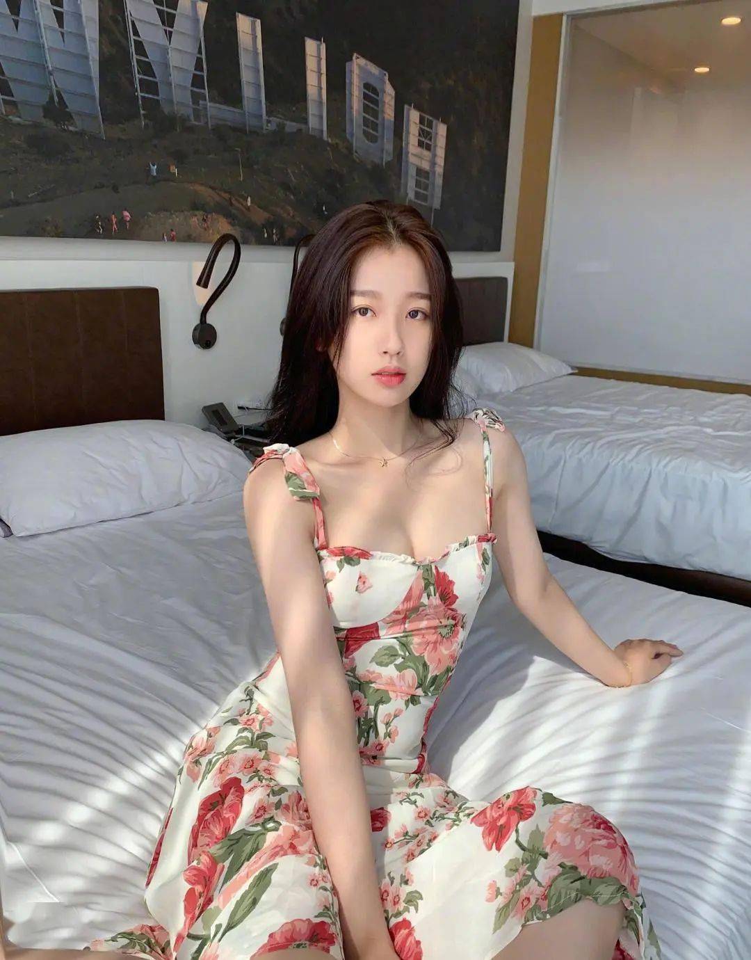50%純純少女感 + 50%撩人小性感的 “ 純欲風(fēng) ” 穿搭也太好看了吧！