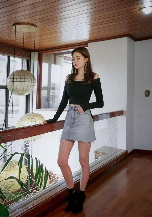 百搭還減齡，一條牛仔裙?jié)M足你夏天所有的時(shí)髦搭配