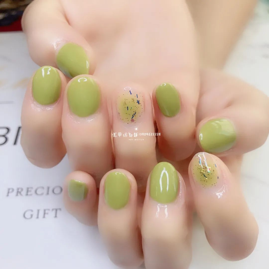 不同風(fēng)格的短圓美甲，也是很美的