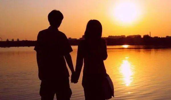 沒(méi)有門當(dāng)戶對(duì)的夫妻，婚后過(guò)得“慘不慘”？3位已婚人士這樣說(shuō)