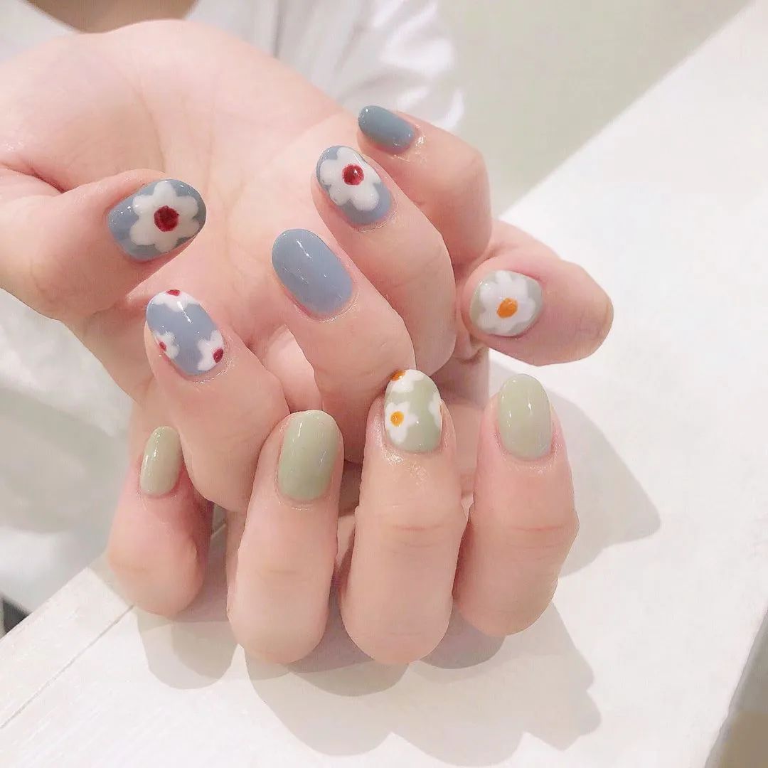 不同風(fēng)格的短圓美甲，也是很美的