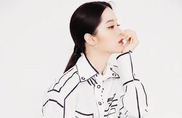 夏天穿這5個(gè)極簡(jiǎn)色=很顯貴顯白！