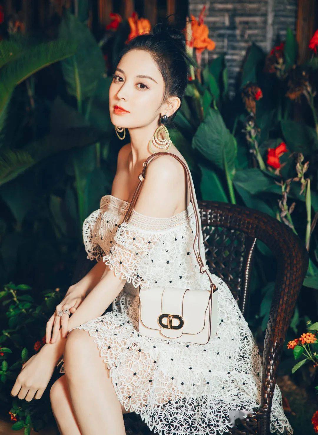 50%純純少女感 + 50%撩人小性感的 “ 純欲風(fēng) ” 穿搭也太好看了吧！