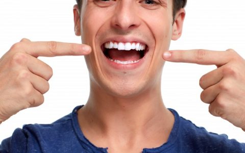 解析牙齒有黃垢怎么辦，如何緩解口腔問(wèn)題