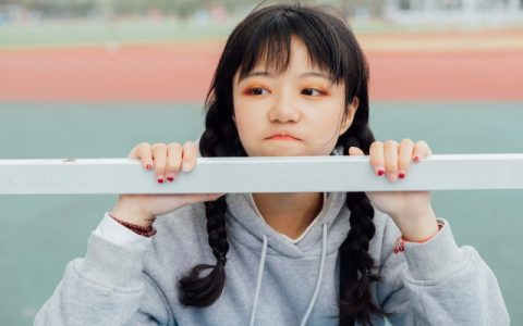 怎么瘦兩邊腮幫子的肉，教你7個?瘦臉動作