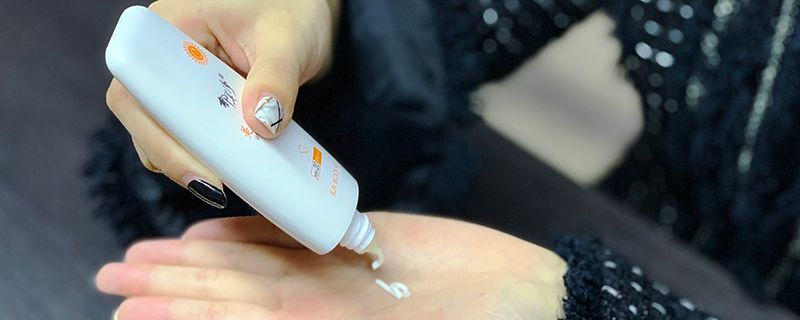 夏季怎么避免皮膚變黑 給皮膚時刻進(jìn)行密集保護(hù)