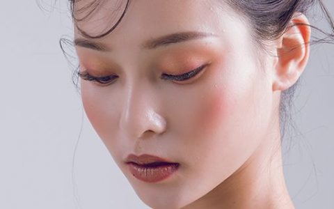 不同年齡段的女生該如何護(hù)膚 針對(duì)不同階段的皮膚問(wèn)題進(jìn)行管理