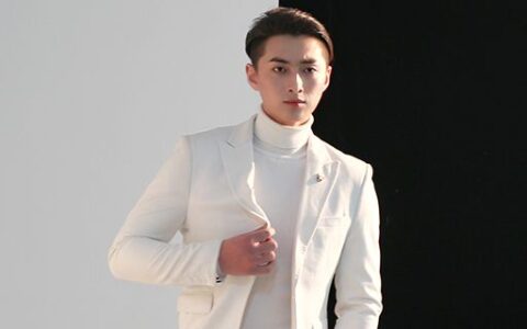 男生單眼皮如何畫眼妝
