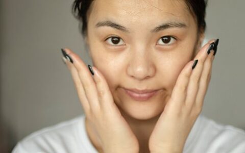 顴骨比較高怎么畫低