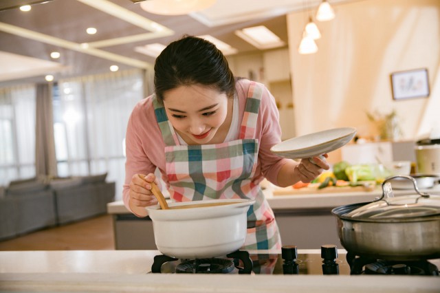 女人臉黃吃什么補氣色，臉色暗黃怎么調(diào)理快