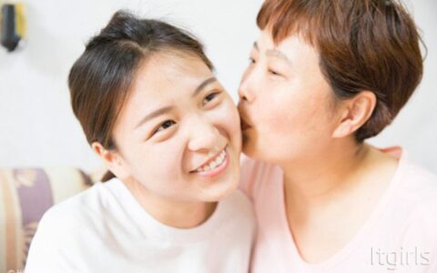 40歲留什么發(fā)型顯年輕 人到中年也要做個溫婉如玉的小女人