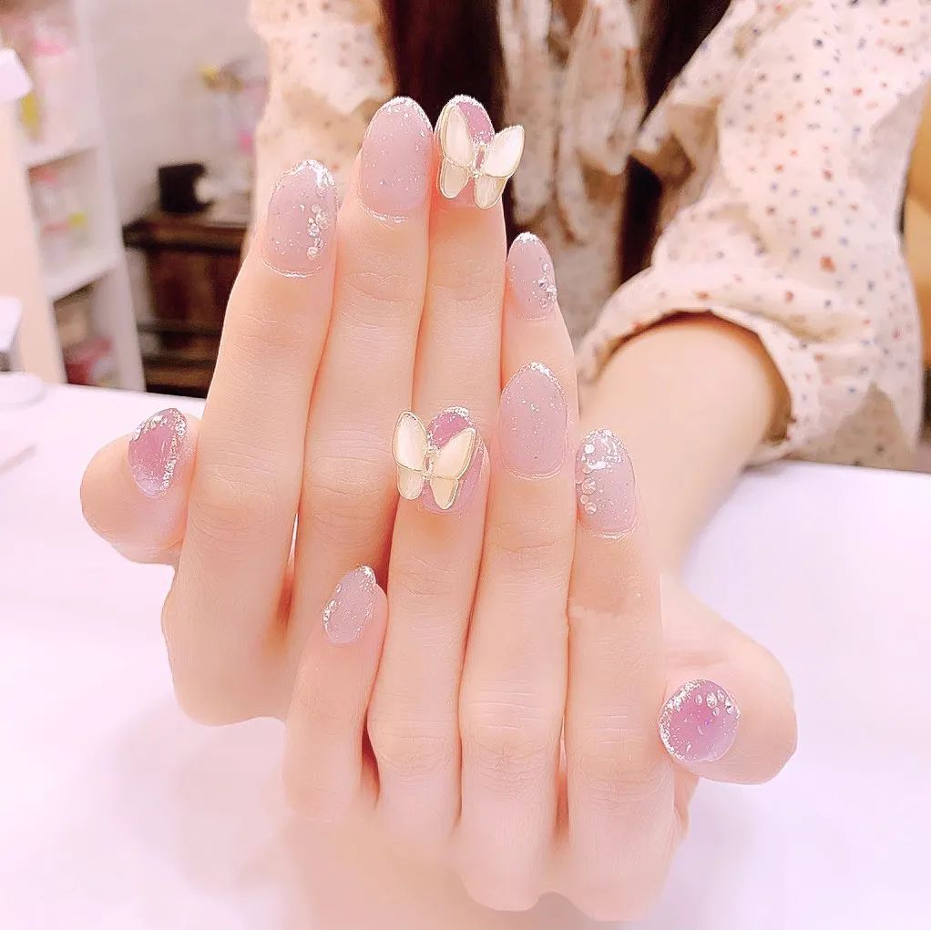 叮咚！你們要的高顏值七夕美甲來(lái)咯！