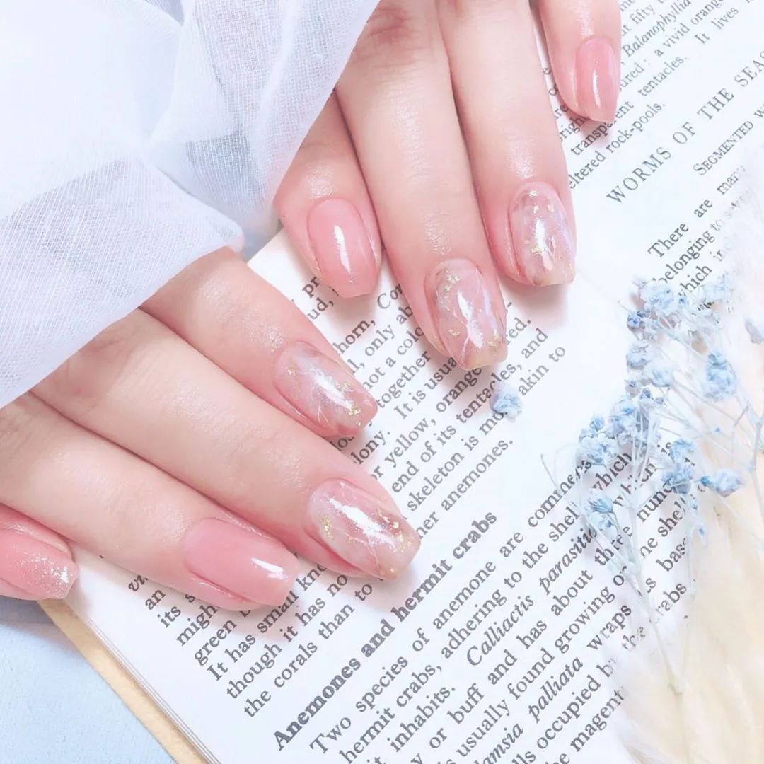 顯手長又顯白的美甲，我都幫你們找好了！