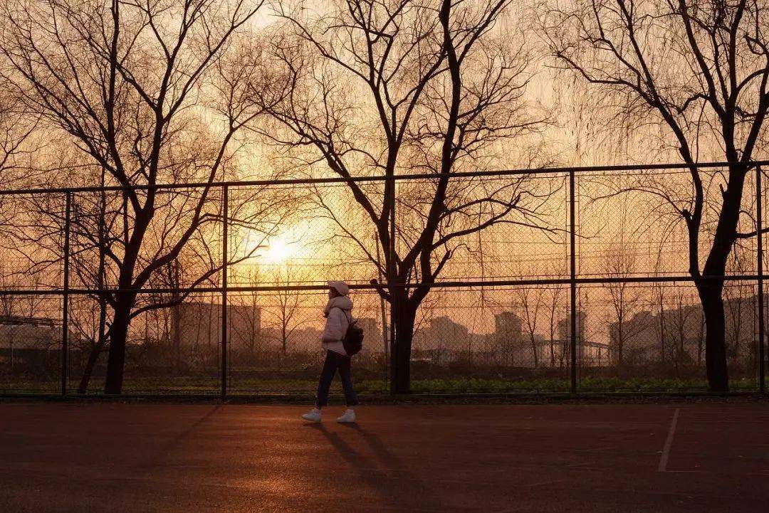 為什么女人一旦出軌，往往就會“拋家棄子”，而男人卻能回頭？