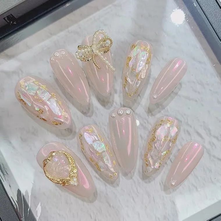 超溫柔的新娘甲，拍婚紗照最合適！