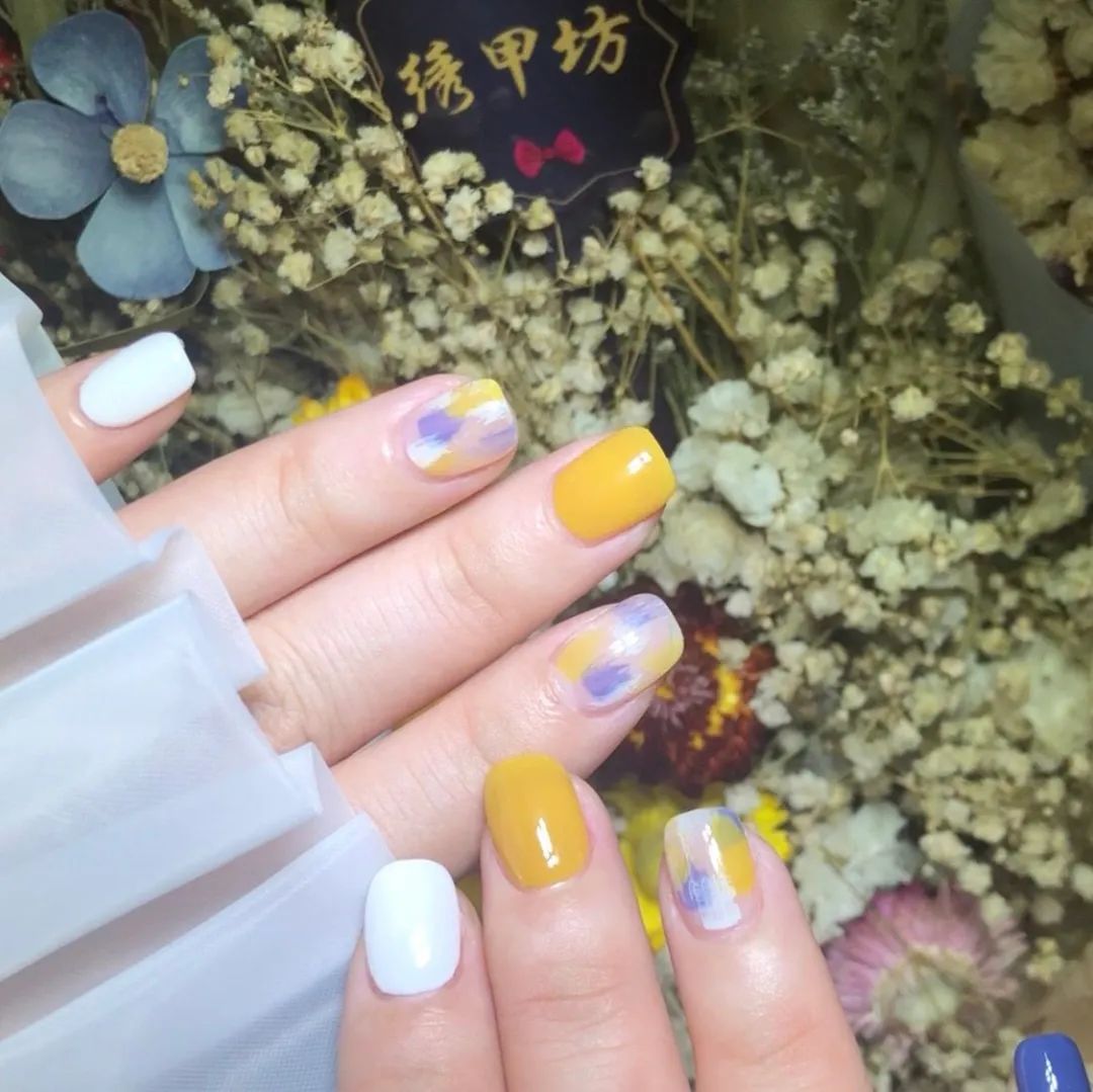 原來亂涂亂畫的美甲也能這么好看！這里有你喜歡的嗎？